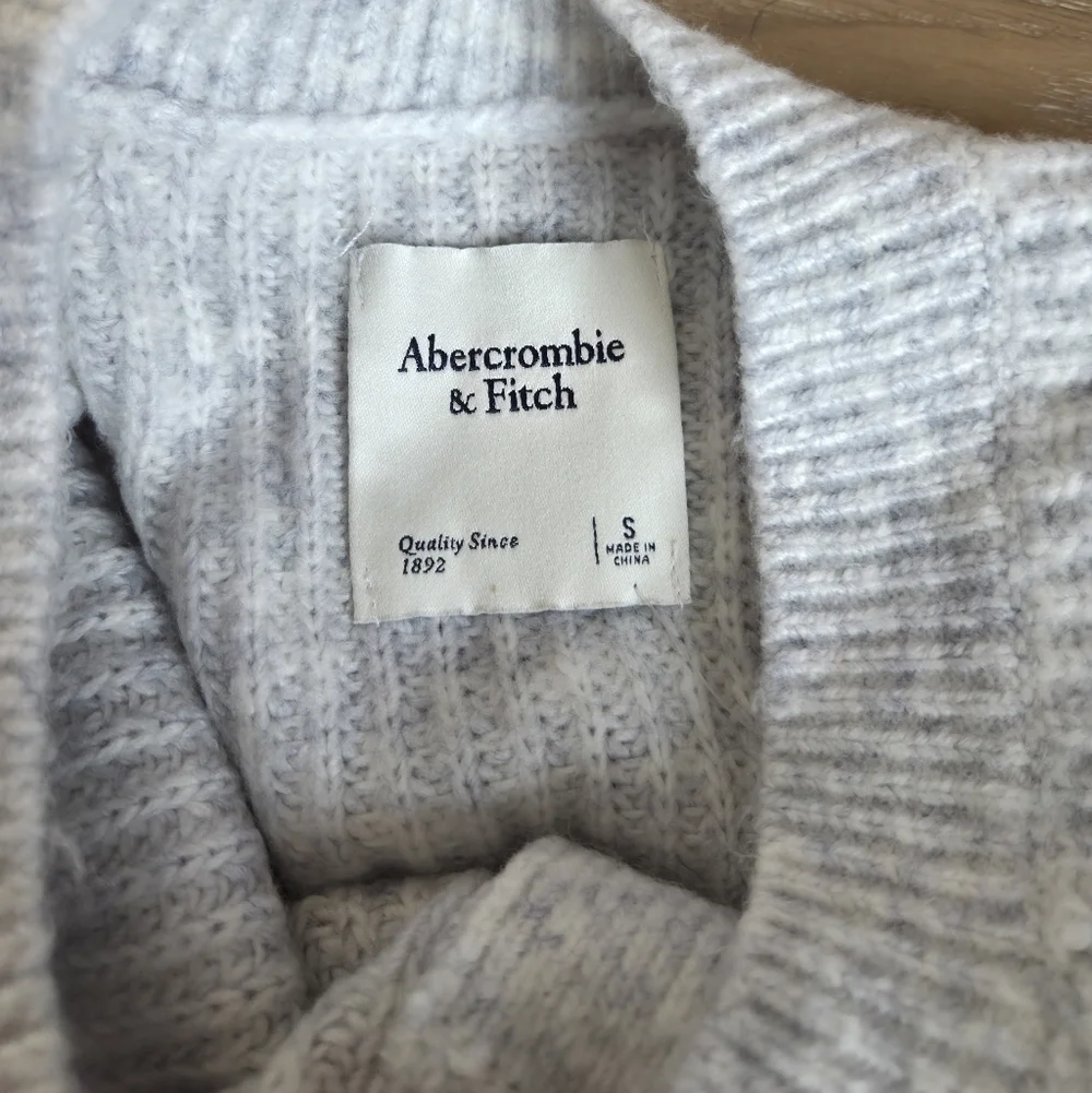 Abercrombie Crew Pearl Cardigan - Grey - Picture 4 of 4